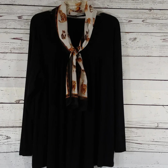 Women Top - Picture 4 of 4